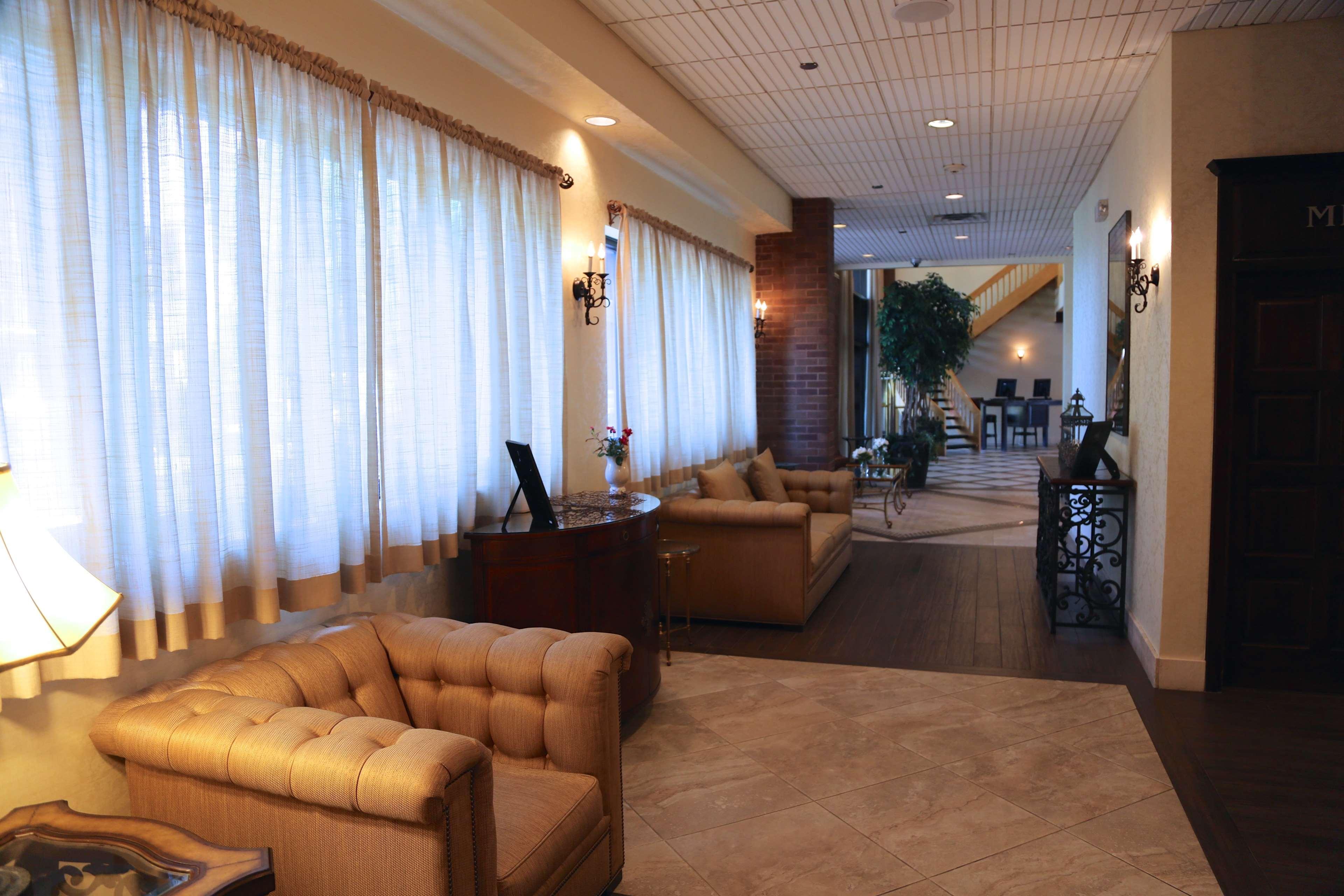 Best Western Plus Fairfield Executive Inn Bagian luar foto