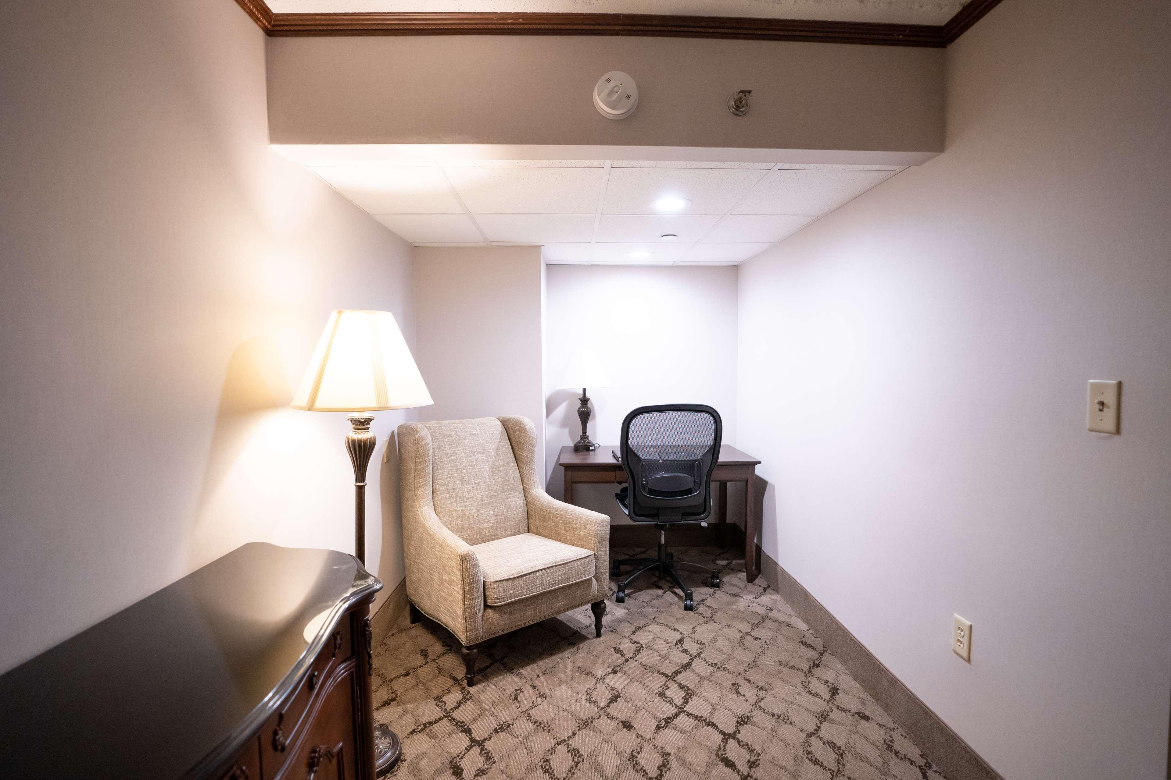 Best Western Plus Fairfield Executive Inn Bagian luar foto